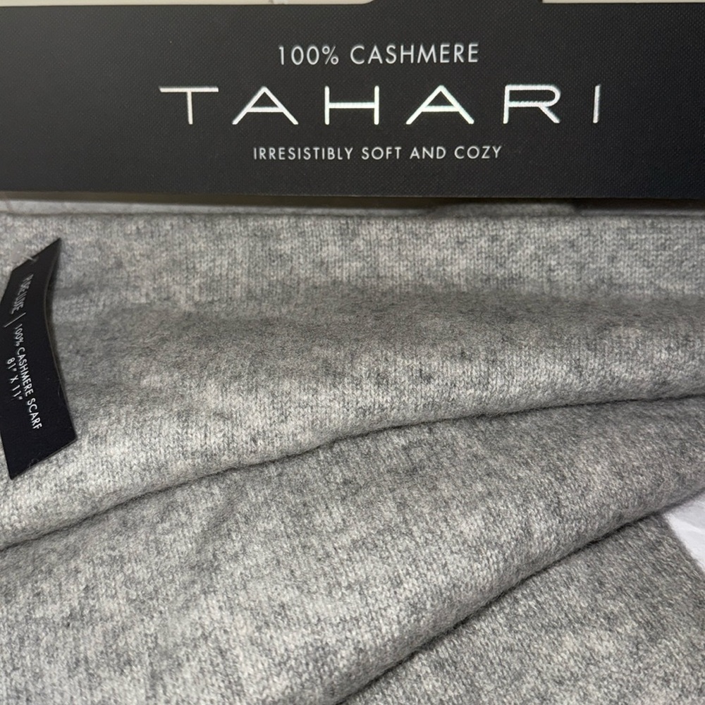Tahari 100% Cashmere Gray Scarf with Soft Texture, New